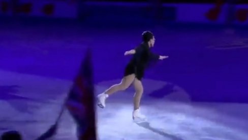 TO NISU OČEKIVALI: Evropsko prvenstvo u umetničkom klizanju otvorila je transordna osoba, ali kada je izašla na led... (VIDEO)
