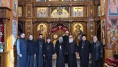 PATRIJARH PORFIRIJE U AMERICI: Posetio manastir Novu Gračanicu u Libertivilu