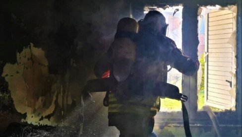 POŽAR U KUMBORU: Stanari nisu bili u objektu, od dima se ugušio pas
