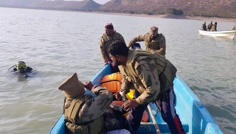 ВЕЛИКА ТРАГДЕИЈА: Извучена тела 49 деце која су се утопила у језеру након превртања бродића