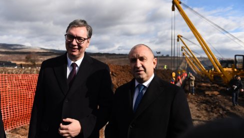 VUČIĆ U BUGARSKOJ: Predsednik obišao gradilište na kojem počinju radovi na gasnom interkonektoru (FOTO)