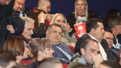 FILM „OLUJA“ PRIKAZAN U BANJALUCI Dodik: Ovo je priča o teškoj sudbini krajiških Srba (FOTO/VIDEO)