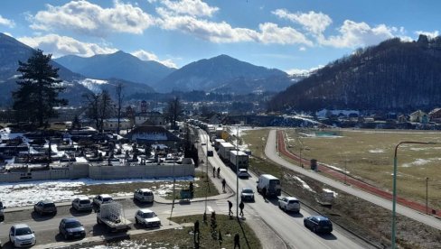 НАТО ВОЈНИЦИ НА ПУТУ КА СИЊАЈЕВИНИ: И поред обећања Абазовића, војна вежба на највећој црногорској планини