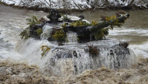 ПОТВРЂЕНО - НЕМАЧКИ ЛЕОПАРДИ ДОЛАЗЕ СА СОВЈЕТСКИМ ОКЛОПОМ: Тенкови у Украјини добиће интегрисан ЕРА оклоп, али их ни то неће сачувати