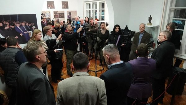 ДАНИ ПОЗОРИШТА У ЗАЈЕЧАРУ: Отворен Позоришни музеј, премијерно изведена Женидба (Фото)