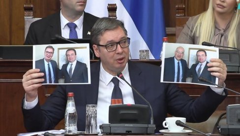 POGLEDAJTE S KAKVIM LAŽOVIMA IMAMO POSLA Vučić pokazao sramnu fotomontažu koju dele po društvenim mrežama (FOTO)