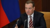 TRAMP OBJAVIO RAT KREMLJU Medvedev: On je sada potpuno u skladu sa ludom Evropom