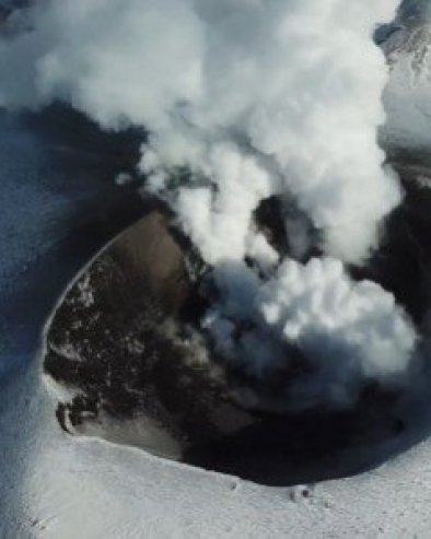 NESTVARNI PRIZORI: Snimljena erupcija vulkana Ebeko (VIDEO)