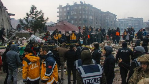 ЉУДИ БЕЖЕ У ПАНИЦИ: Објављен снимак новог земљотреса у Турској (ВИДЕО)