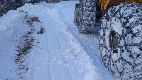 НА ДЕЛУ ТЕРИТОРИЈЕ БОСИЛЕГРАД УВЕДЕНА ВАНРЕДНА СИТУАЦИЈА: Високи наноси снега у планинском делу