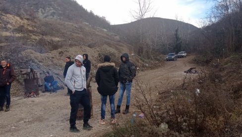BORE SE PROTIV ODLUKA PRIŠTINE: Meštani Drena i ostalih zaseoka u opštini Leposavić nastavili protest
