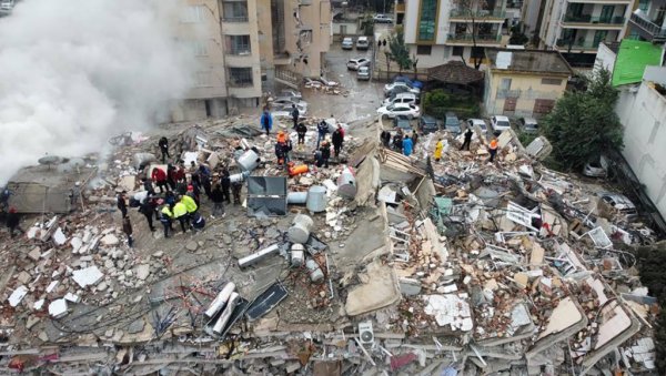 НОВО ЧУДО У ТУРСКОЈ: После 248 часова од земљотреса девојка (17) пронађена жива