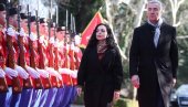 PRST U OKO SRBIMA Vijore se zastave Kosova u CG - Đukanović ponosno dočekao Vjosu Osmani (VIDEO)