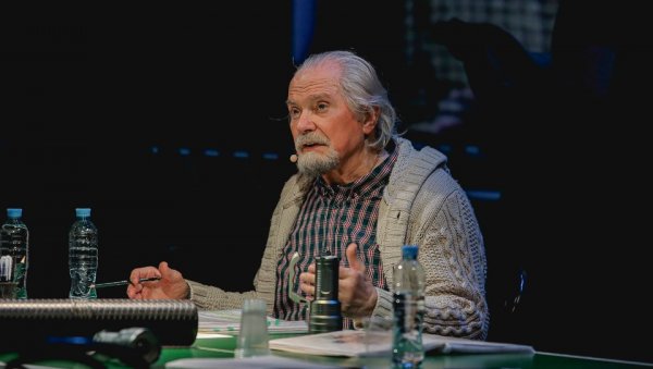 МИХАЛКОВ ПОНОВО НА СЦЕНИ ТЕАТРА: Велики руски глумац и режисер победио болест и појавио се пред публиком