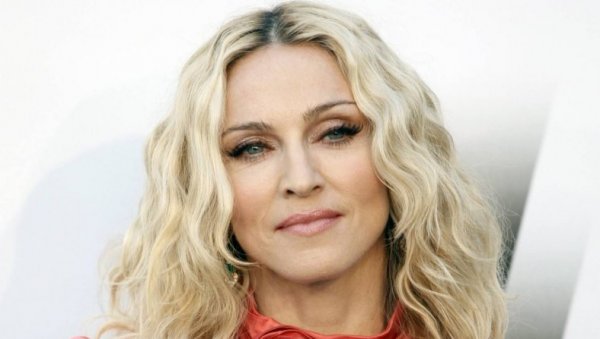 СРЕЋНА САМ ШТО САМ ЖИВА: Мадона се огласила на Инстаграму