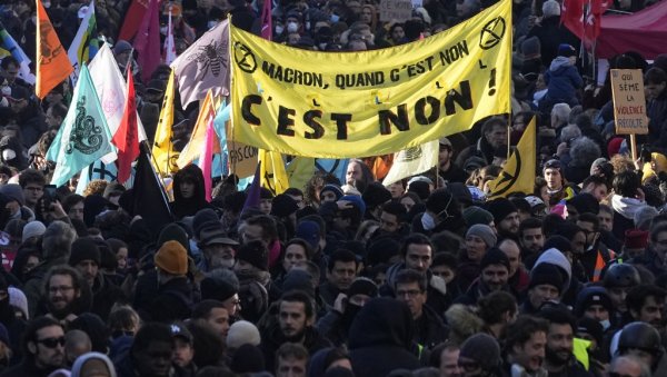 УЛИЦА ПРОТИВ МАКРОНА: Французи јуче поново протестовали