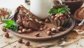 ИСТИНСКИ УЖИТАК ЗА СВА ЧУЛА: Чоколадни колач са лешницима врхунског укуса (РЕЦЕПТ/ВИДЕО)