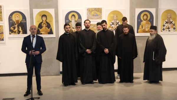 ХОРОС  СРПСКИХ СВЕТИТЕЉА: У новосадском КЦ „Свилара“ изложба икона Јелене Хинић инспирисаних Косметом