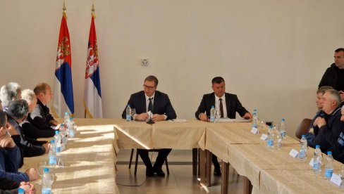 (УЖИВО) Председник Вучић разговара са грађанима Месне заједнице Мердаре (ФОТО)