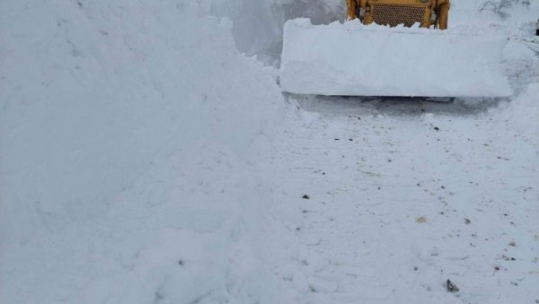 ОЧИШЋЕН ПУТ ДО ШКОЛА: Од данас настава у пет планинских села