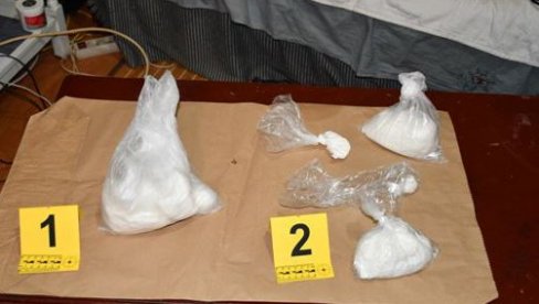 AKCIJA KRIMINALISTIČKE POLICIJE u BEOGRADU : Kod Subotičana nađena dva kilorama heroina