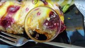 ЗА СВЕ СЛАДОКУСЦЕ: Кремасти сочни колач са пудингом и воћем (ФОТО/ВИДЕО)