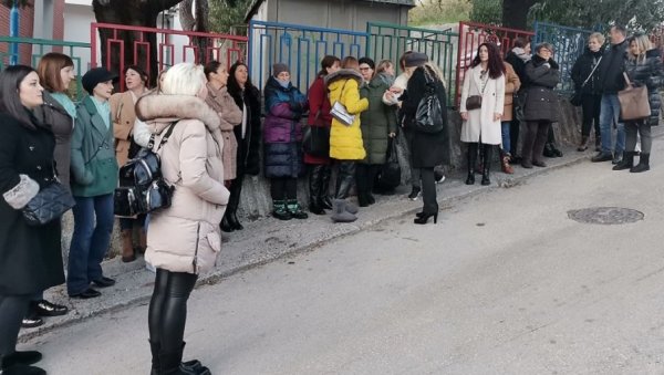 ПРОТЕСТ ЗАПОСЛЕНИХ У ЈПУ „НАША РАДОСТ“ – Неће да трпе мобинг и унижавање професије