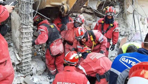 ИСПОВЕСТ СРПСКИХ СПАСИЛАЦА У ТУРСКОЈ: Спасли смо две жене из рушевина, више од 100 сати биле затрпане