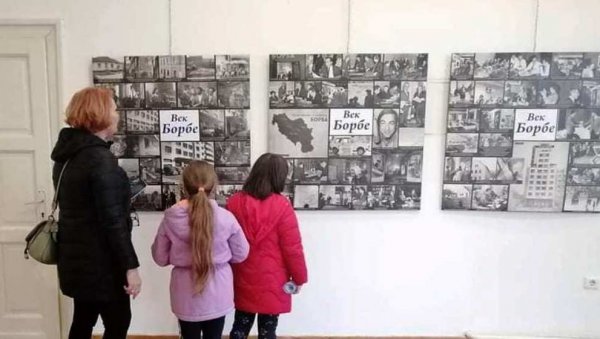 „ВЕК БОРБЕ“ У ПАРАЋИНУ ДО УТОРКА: Јединствена изложба још мало доступна у Параћину