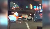 TEŠKA NESREĆA U BEOGRADU:  Automobil se prevrnuo na krov, povređena žena