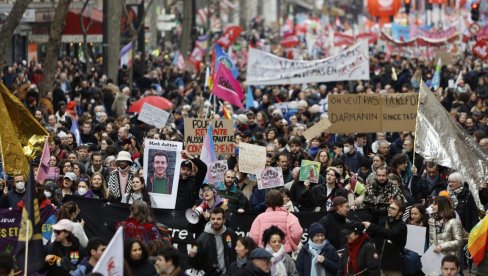 НОВЕ МАНИФЕСТАЦИЈЕ У ЧЕТВРТАК У ФРАНЦУСКОЈ: Демонстранти не одустају