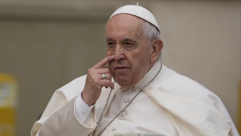 NE DIŠEM DOBRO: Papa Franja preskočio važan govor zbog problema sa disanjem
