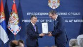 SVEČANO NA SRETENJE: Vučić uručio odlikovanja (VIDEO)