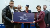 BRZI VOZ SOKO PREVEZAO 1.500.000 LJUDI: Brnabić i Vesić uručili nagradu sretnom putniku