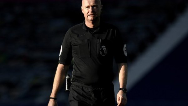 КОНАЧНО СУДИЈА СА ОБРАЗОМ: Оставка ВАР арбитра у Премијер лиги Енглеске