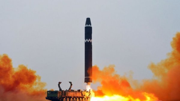 ТЕНЗИЈЕ СЕ НЕ СМИРУЈУ: Северна Кореја лансирала још две балистичке ракете