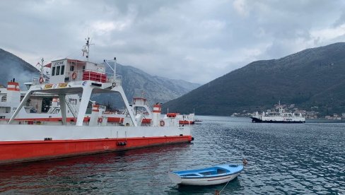 TRAJEKT „IGALO“ OPET SPAJA OBALE BOKE: Morsko dobro za hiljadu evra dnevno zakupilo trajekt  „Pomorskog saobraćaja“