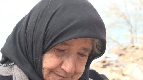 NE MOGU DA PODNESEM OVU BOL Turkan u zemljotresu izgubila dva sina, snaju i tri unuka - Ne dao Bog nikome! (VIDEO)