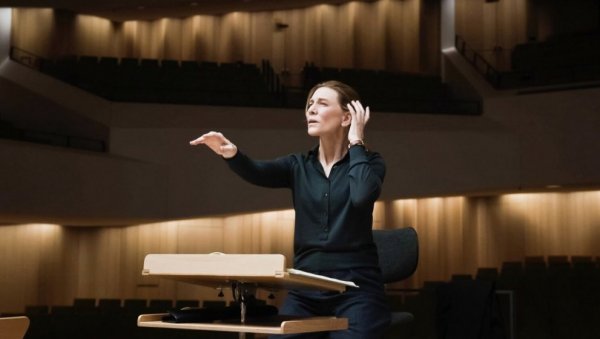 СТАВИЛА КАРИЈЕРУ НА КОЦКУ: Кејт Бланшет награда БАФТЕ за улогу контроверзне диригенткиње Лидије Тар