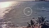 ЗА 10 СЕКУНДИ ЈЕ БИО МРТАВ: Појавио се снимак напада ајкуле на туристу у Новој Каледонији (ВИДЕО)