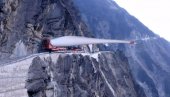 OVO MOGU SAMO KINEZI: Pogledajte kako prevoze elisu tešku 19 tona na vrh planine (VIDEO)