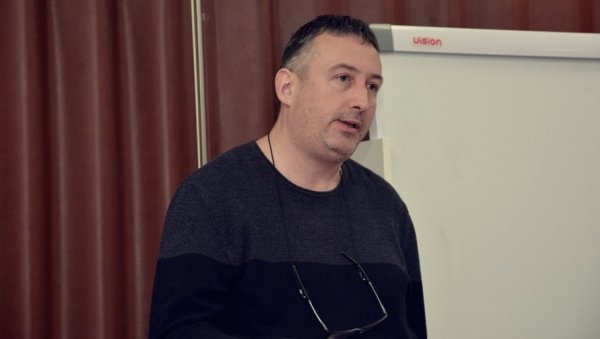 НА НАЦИОНАЛНИ ДАН КЊИГЕ: У Неготину промоција “Смртоносне и опасне књиге” Миљана Ристића НА НАЦИОНАЛНИ ДАН КЊИГЕ: У Неготину промоција “Смртоносне и опасне књиге” Миљана Ристића