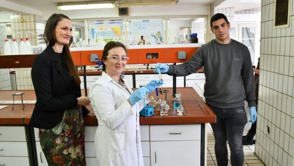 СТУДЕНТИ У БИВШОЈ ФАБРИЦИ МАЗИВА: Савремене лабораторије дате на коришћење Пољопривредном факултету у Крушевцу