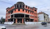 ПОКУШАЈ САМОУБИСТВА У ПАРАЋИНУ: Тридесетогодишњи мушкарац скочио са недовршене зграде