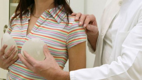 ЦЕО ТЕНИС У ШОКУ: Чувена тенисерка уградила вештачке груди (ФОТО)