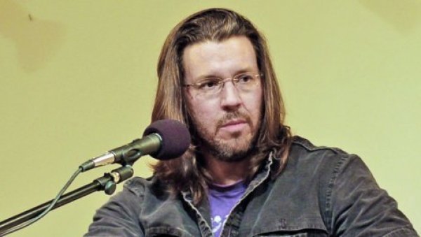 ПРОМОЦИЈА ВОЛАСОВОГ РОМАНА ПРОДАТОГ У ВИШЕ ОД МИЛИОН ПРИМЕРАКА: У Народној библиотеци Србије виће представљена Бескрајна лакрдија