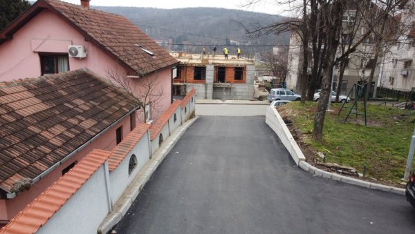 ЗАВРШЕНИ РАДОВИ КОД ДЕЧЈЕГ ДИСПАНЗЕРА: Раковичанима ће бити лакше да приђу Дому здравља у Улици краљице Јелене