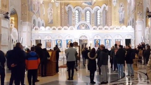 ZA NAŠ VERNI NAROD I SVETINJE: Služen moleban za Kosovo i Metohiju u Hramu Svetog Save (FOTO/VIDEO)