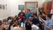 MAME SA DECOM IDU U ŠKOLU: Mladima sa razvojnim teškoćama u opštini Vrbas nedostaju lični pratioci i dnevni boravak