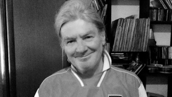 PREMINUO ŽELJKO NIKOLIĆ: Gitarista i osnivač benda Roze poze preminuo noćas u 66. godini